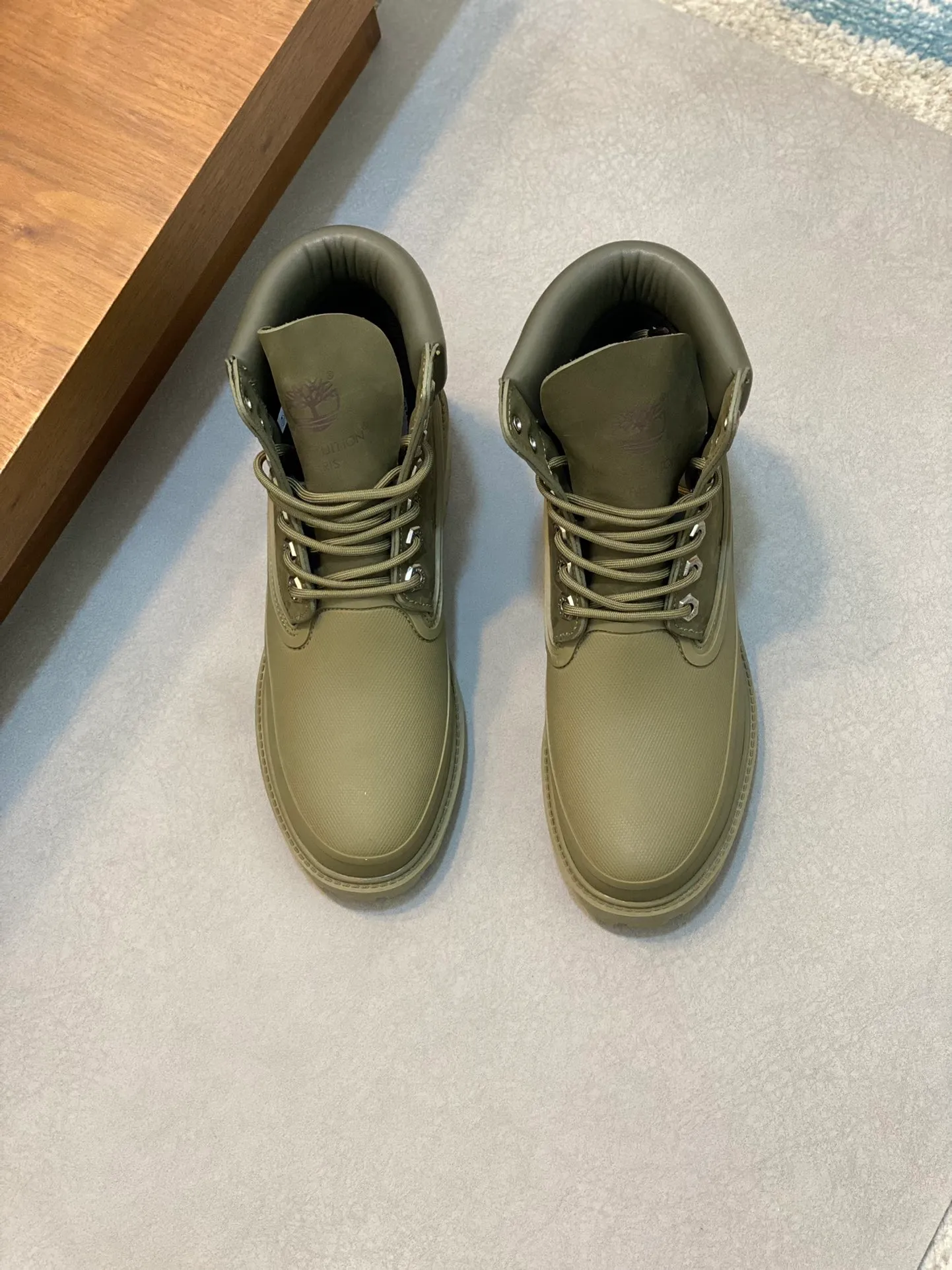 Men's men's shoes💰💰760 Top LV 2025 autumn and winter menswear show. The Monogram embossed tongue, original Timberland laces and outsole are exquisite details, the leather label expresses the cooperation logo, and the delivery counter is exquisitely packaged! Math 39-44 (order 45)